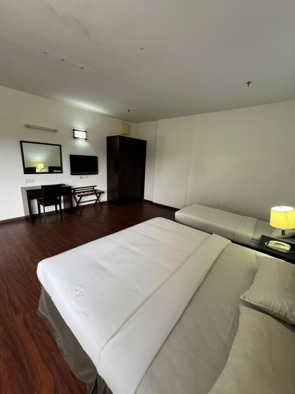 Hotel Pandan Johor Bahru Exterior foto
